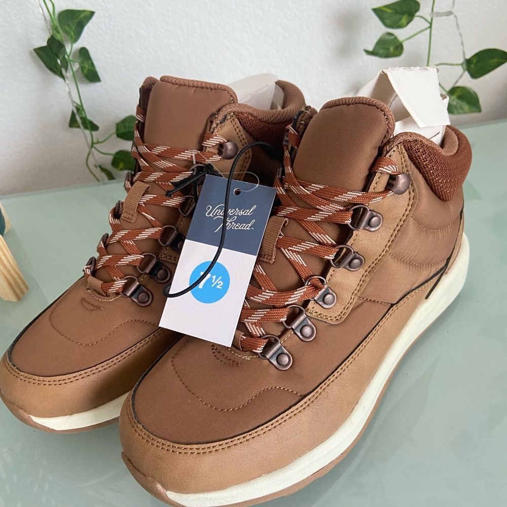 Universal Thread- Quilted Hiker Boots